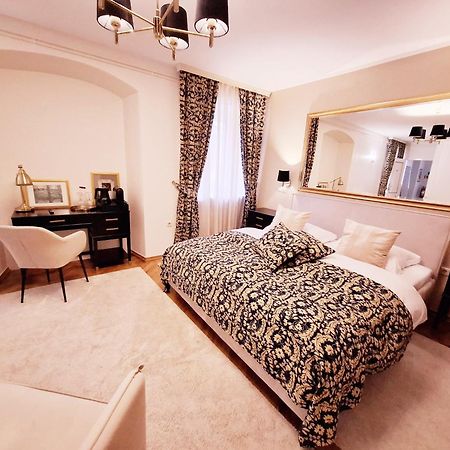 Hotel Livadic サモボル エクステリア 写真