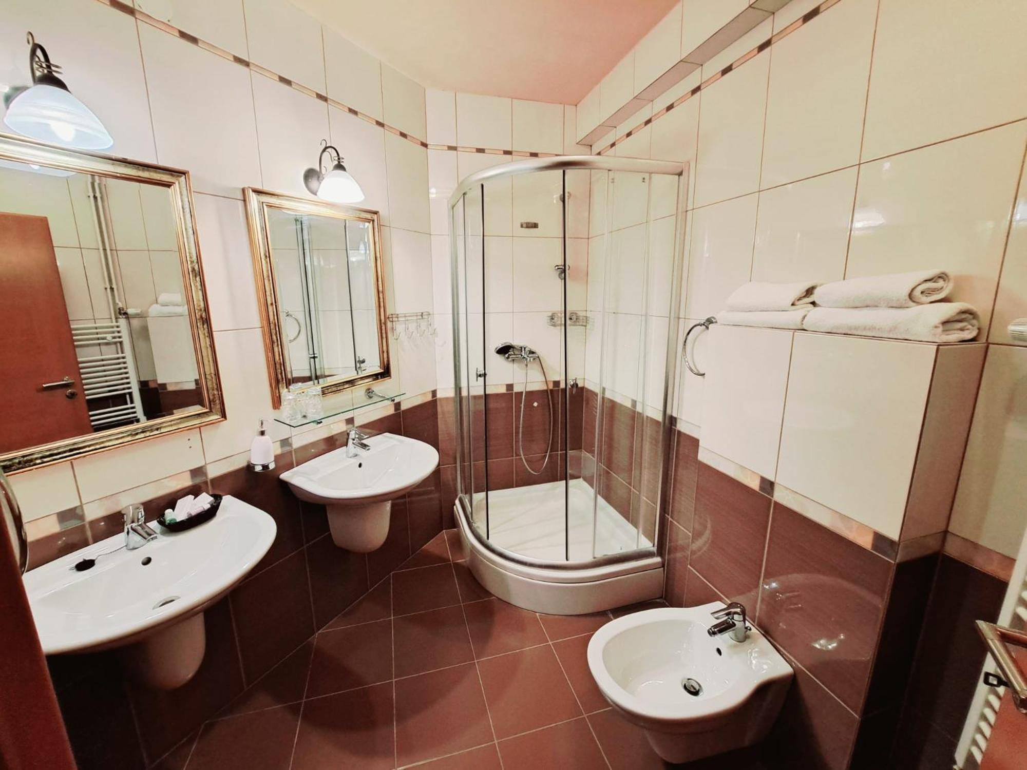 Hotel Livadic サモボル エクステリア 写真