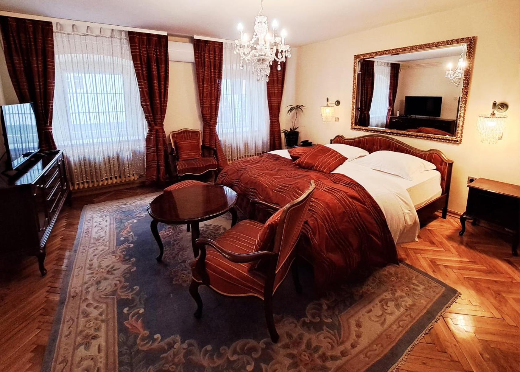 Hotel Livadic サモボル エクステリア 写真